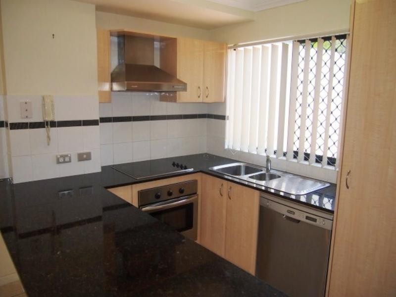 1/14-18 Little Norman St, Southport QLD 4215