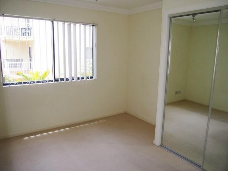 1/14-18 Little Norman St, Southport QLD 4215