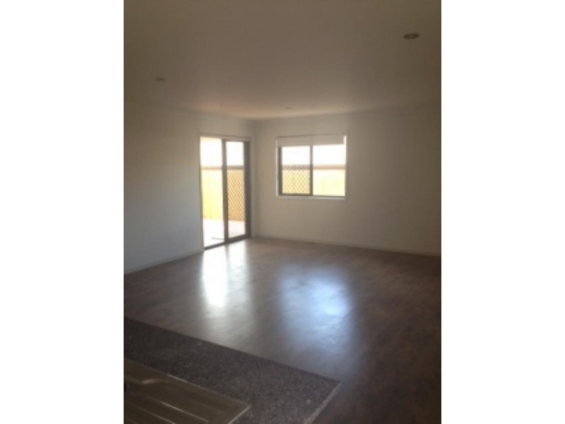 10 Erbin  Lane, Augustine Heights QLD 4300