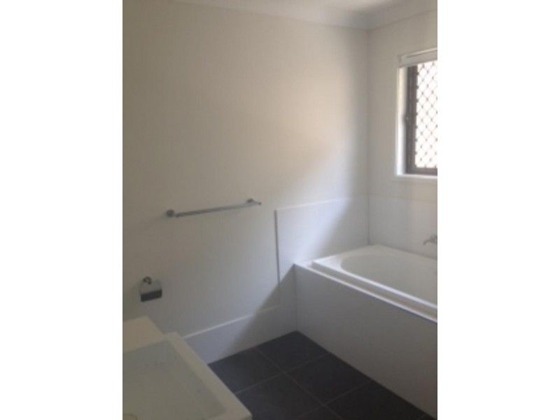 10 Erbin  Lane, Augustine Heights QLD 4300