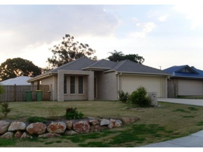 10 Wandera Ct, Redbank Plains QLD 4301