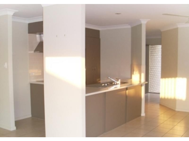 10 Wandera Ct, Redbank Plains QLD 4301