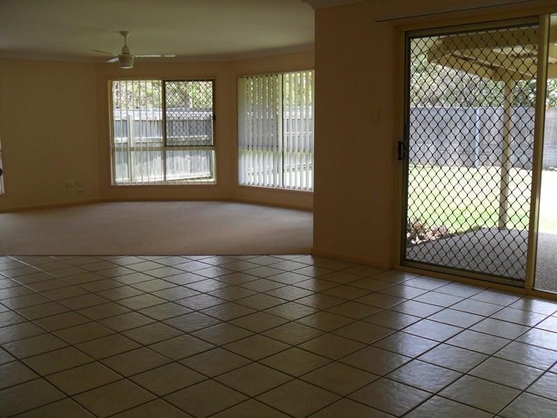 19 Jay St, Redland Bay QLD 4165