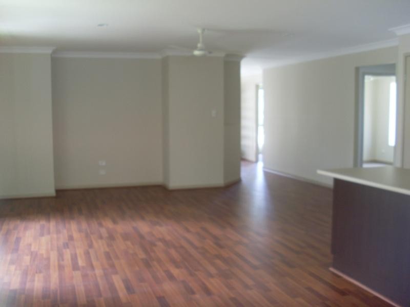 5 Bushlark Pl, Goodna QLD 4300