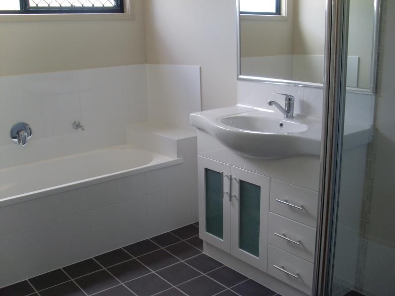 5 Bushlark Pl, Goodna QLD 4300