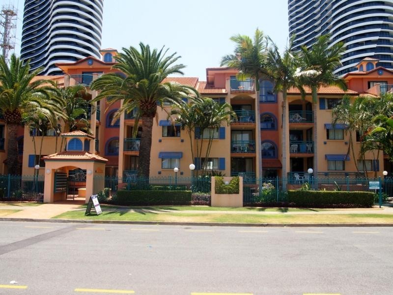 40/17 Philip Ave, Broadbeach QLD 4218