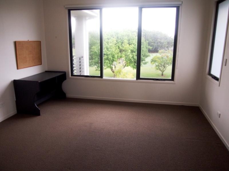 829 Ledgends Trail Dr, Robina QLD 4226