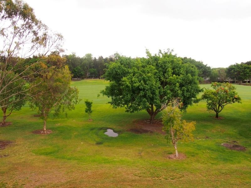 829 Ledgends Trail Dr, Robina QLD 4226