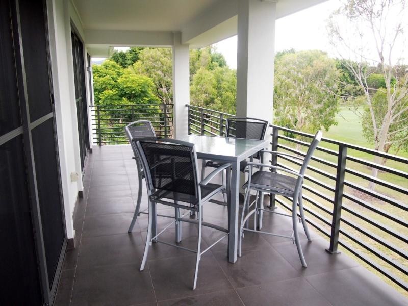 829 Ledgends Trail Dr, Robina QLD 4226