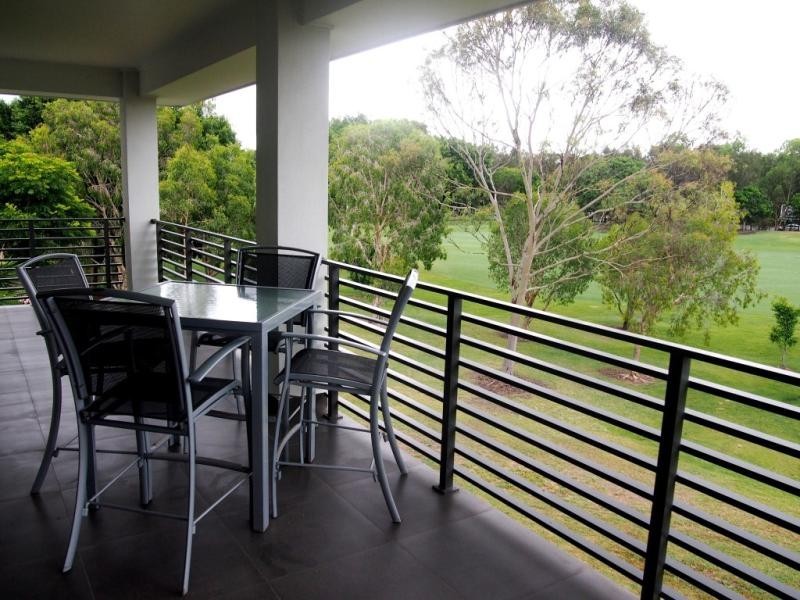 829 Ledgends Trail Dr, Robina QLD 4226