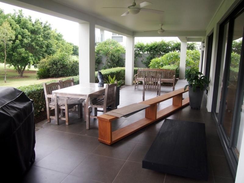 829 Ledgends Trail Dr, Robina QLD 4226