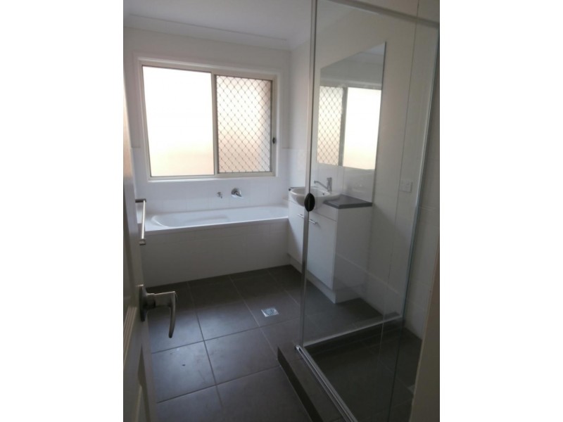 11 Waterhouse Dr, Pimpama QLD 4209