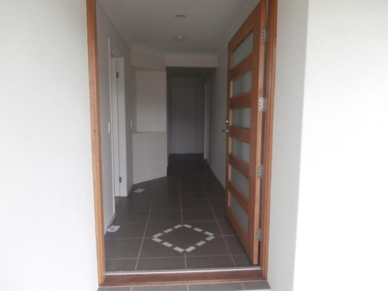 11 Waterhouse Dr, Pimpama QLD 4209