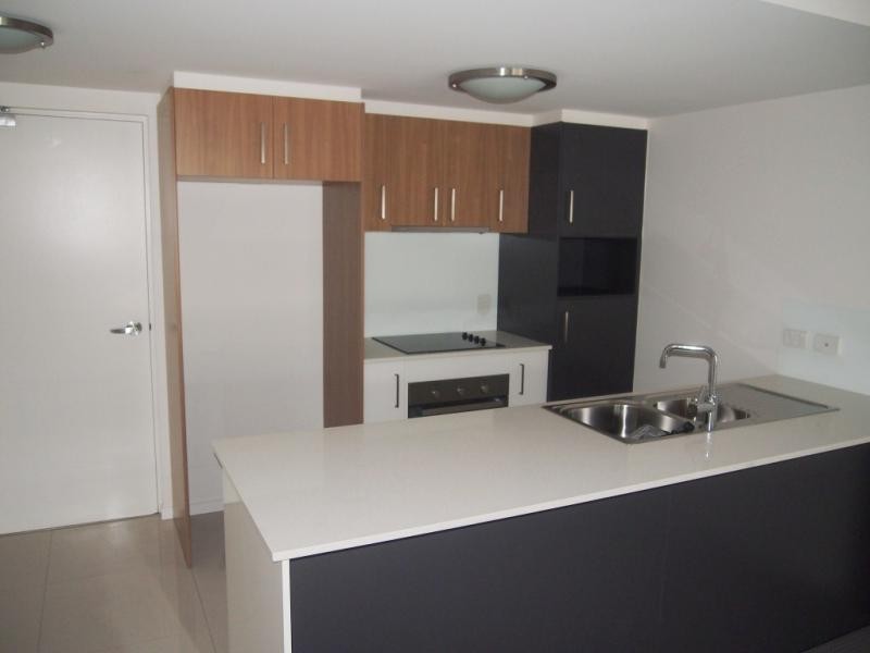 212/83 Lawson St, Morningside QLD 4170