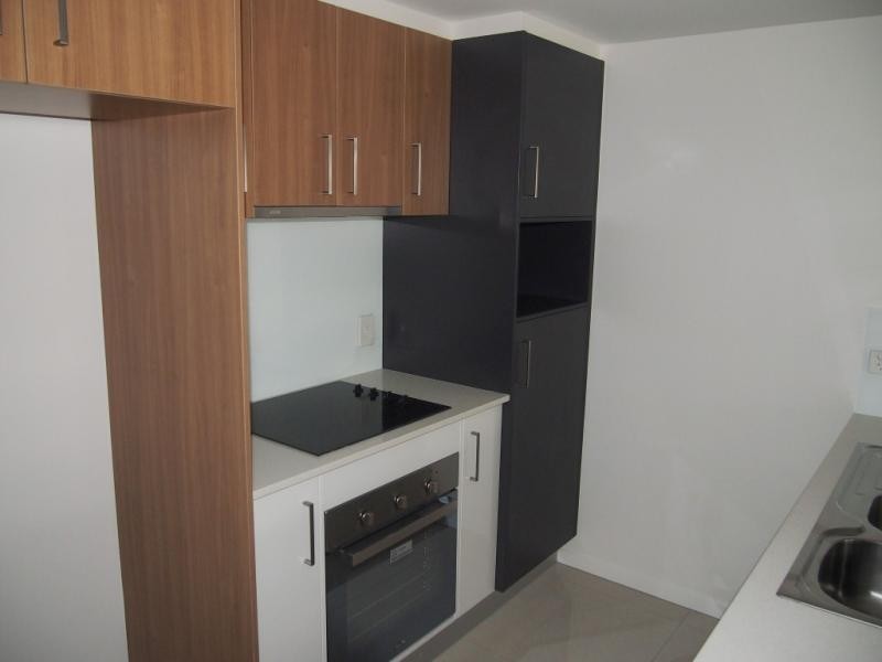 212/83 Lawson St, Morningside QLD 4170