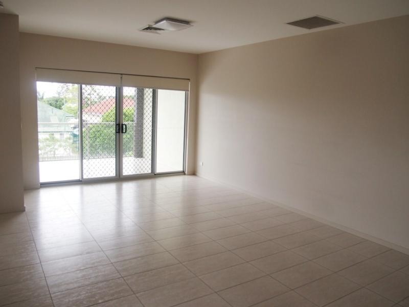 2/11 Zenith Ave, Chermside QLD 4032