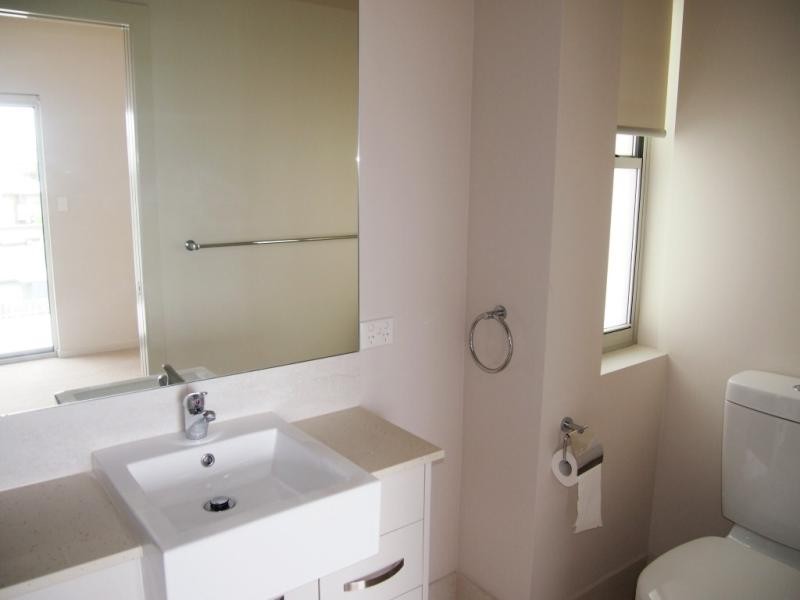 2/11 Zenith Ave, Chermside QLD 4032