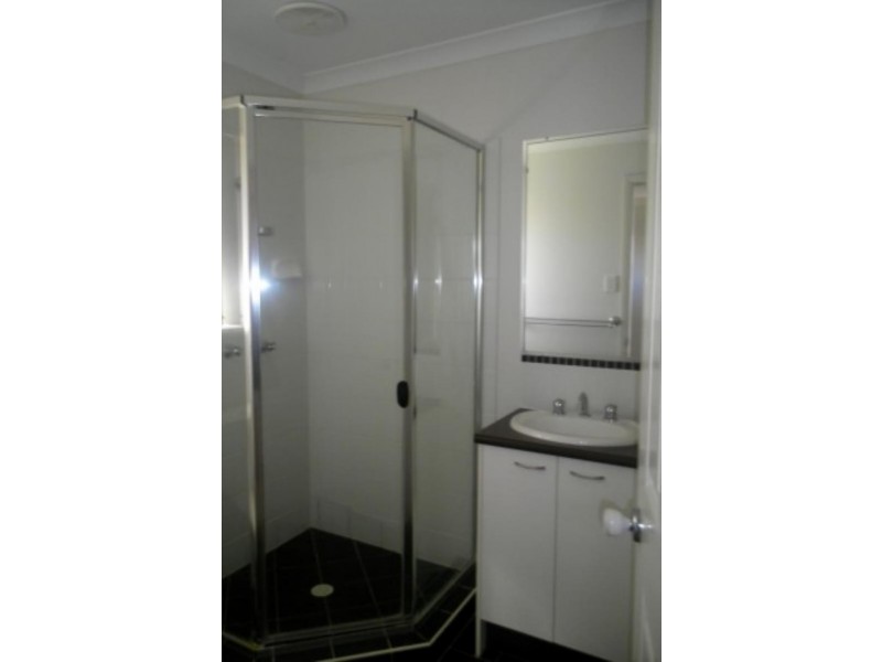 5 Pinecrest Pl, Victoria Point QLD 4165