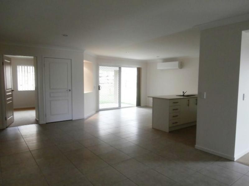 9 Penfold Ct, Holmview QLD 4207