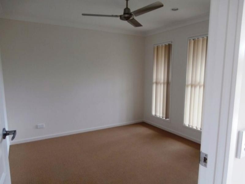 9 Penfold Ct, Holmview QLD 4207