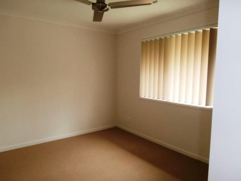 9 Penfold Ct, Holmview QLD 4207