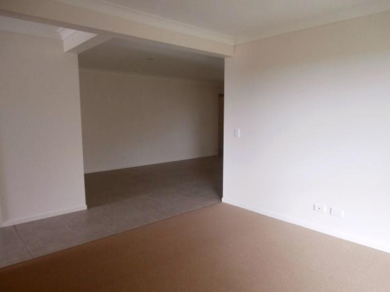 9 Penfold Ct, Holmview QLD 4207