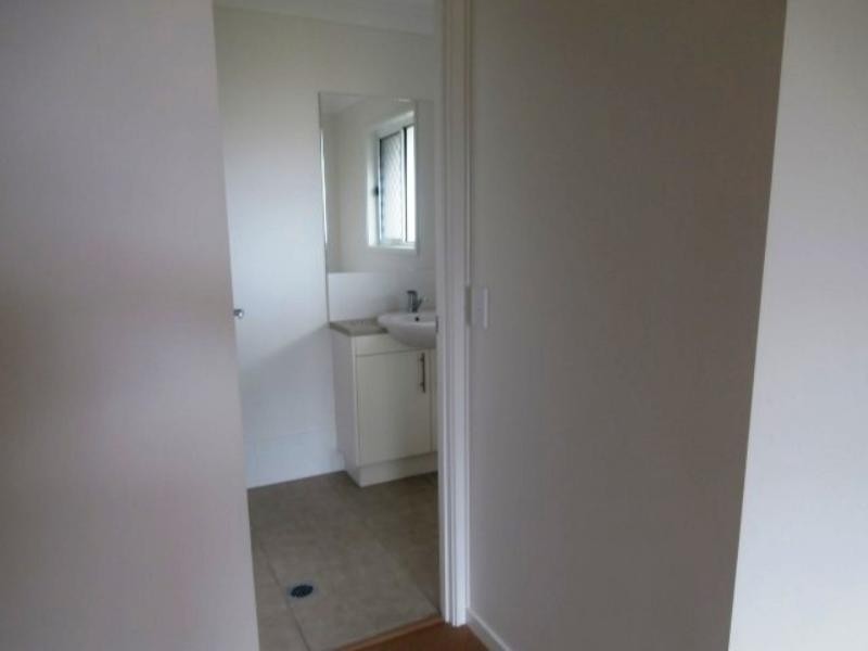 9 Penfold Ct, Holmview QLD 4207