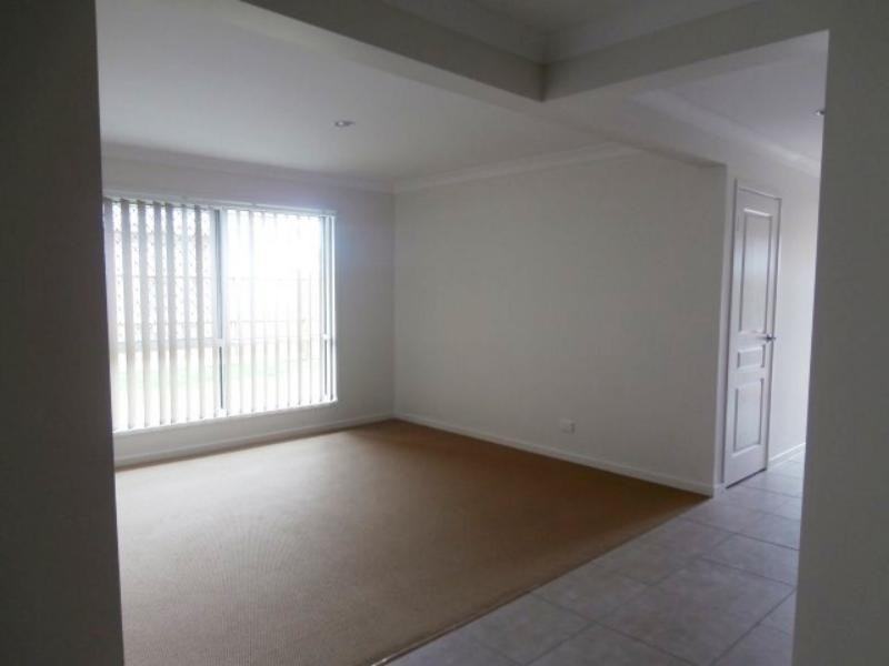 9 Penfold Ct, Holmview QLD 4207