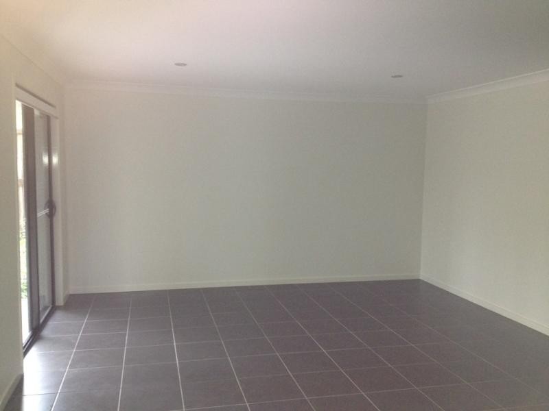 40 Gordon Dr, Bellbird Park QLD 4300