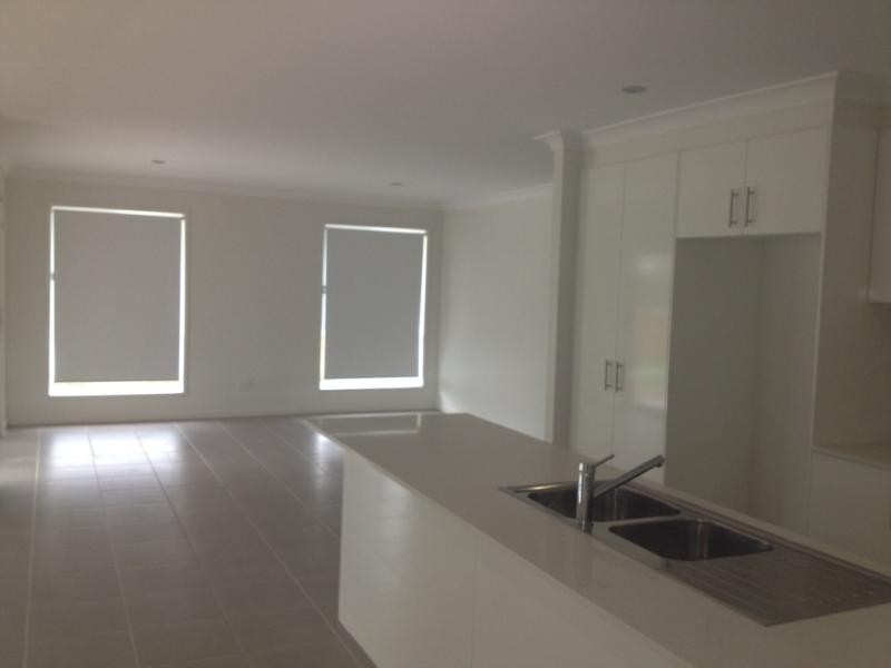 40 Gordon Dr, Bellbird Park QLD 4300