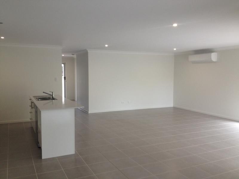 40 Gordon Dr, Bellbird Park QLD 4300