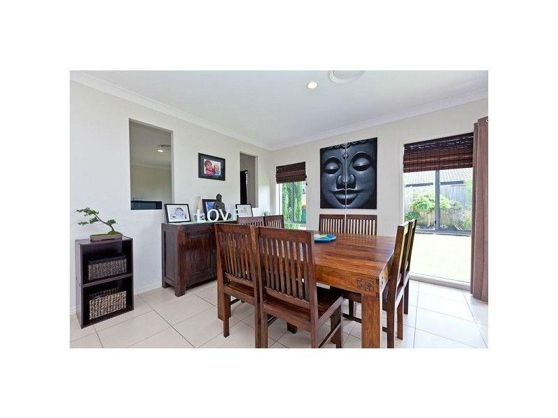 9 Aquila St, Redland Bay QLD 4165