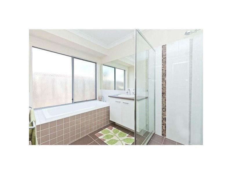 9 Aquila St, Redland Bay QLD 4165