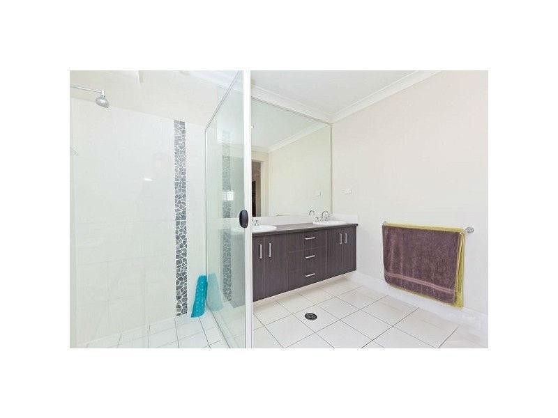 9 Aquila St, Redland Bay QLD 4165