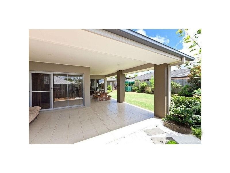 9 Aquila St, Redland Bay QLD 4165