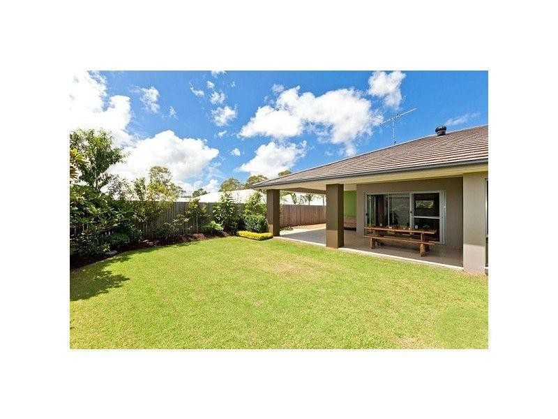 9 Aquila St, Redland Bay QLD 4165