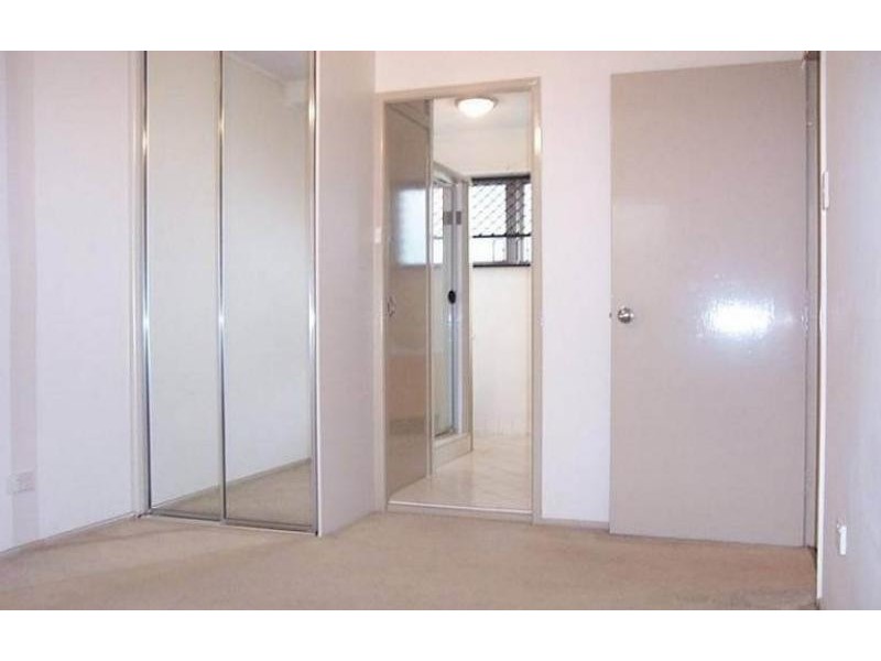 2/25 Young St, Milton QLD 4064