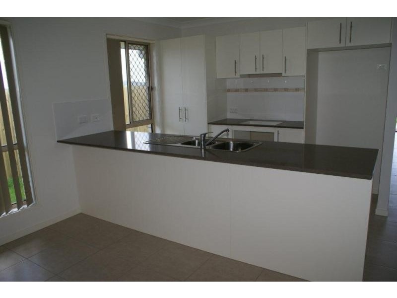 66 McLachlan Cct, Pimpama QLD 4209