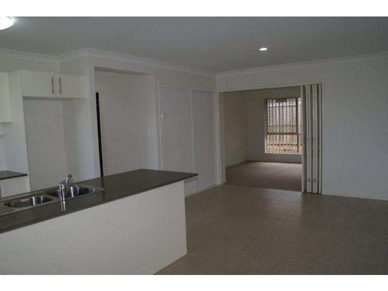 66 McLachlan Cct, Pimpama QLD 4209