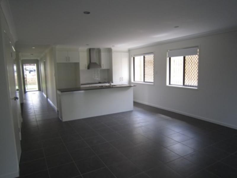 3 Dray  Ct, Riverhills QLD 4074