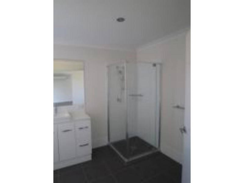 5 Dray  Ct, Riverhills QLD 4074