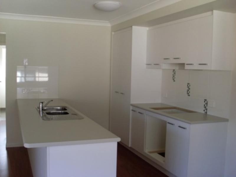 28 Salomon Ct, Goodna QLD 4300