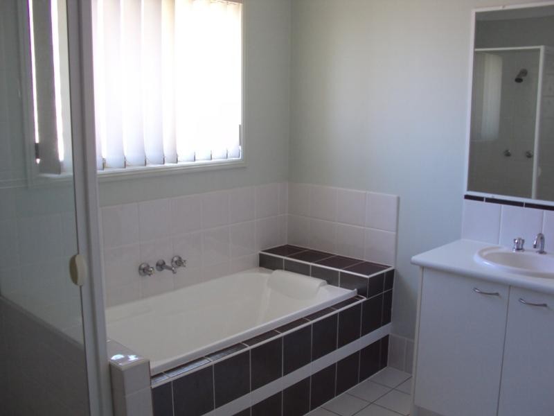 18 Burkett Cres, Victoria Point QLD 4165