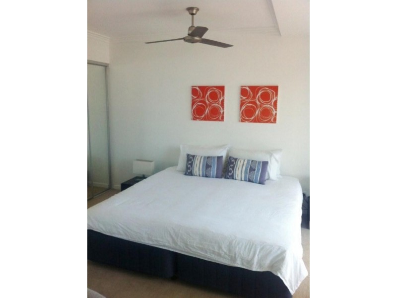 26/52 Darrambal St, Surfers Paradise QLD 4217