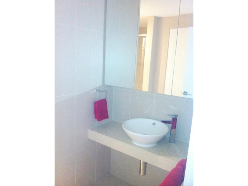 26/52 Darrambal St, Surfers Paradise QLD 4217