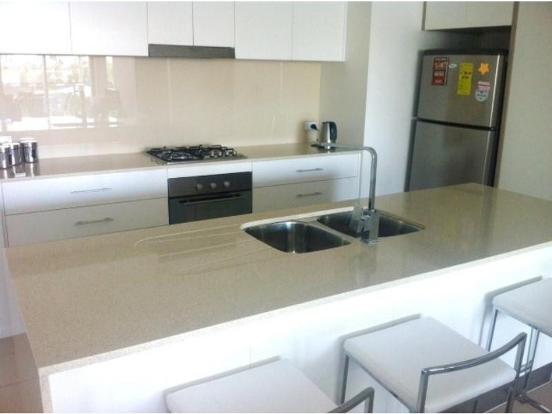 26/52 Darrambal St, Surfers Paradise QLD 4217