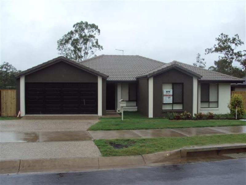 16 Dillon Ave, Augustine Heights QLD 4300