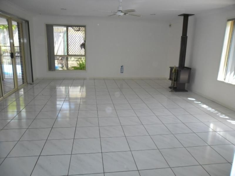 9 Charnley Ct, Shailer Park QLD 4128