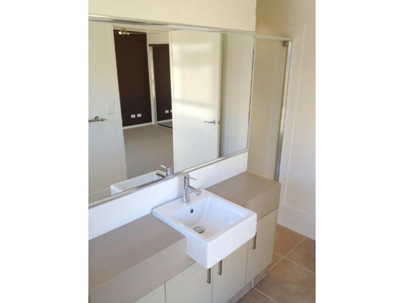 53 Ravensbourne Cct, Waterford QLD 4133