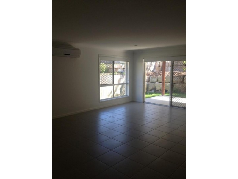 8 Trevor  St, Bellbird Park QLD 4300